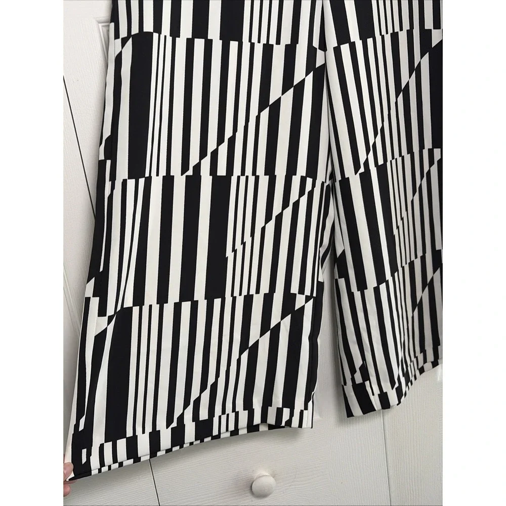 Chico's Geometric Crop Pants Womens 2 XL Black White Wide Leg Striped Bold Artsy